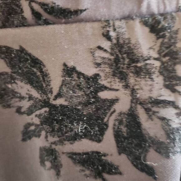 Faith & joy Women's black floral medium A-line midi skirt - Picture 3 of 5